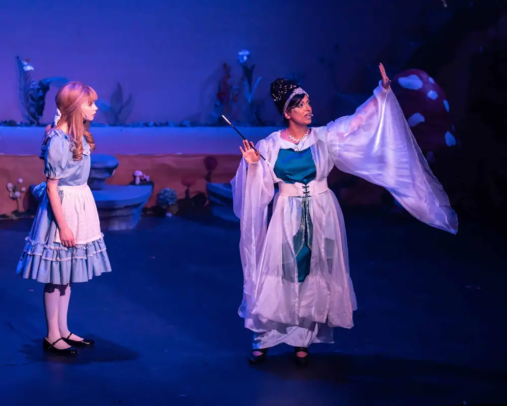 Alice in Wonderland: production photo 1