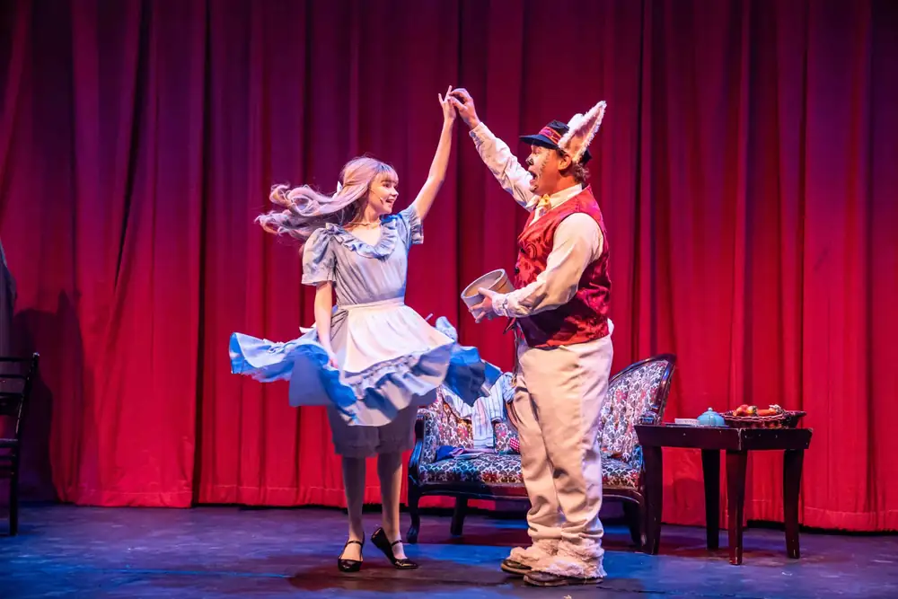 Alice in Wonderland: production photo 4