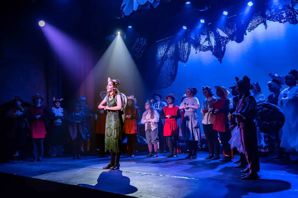 Alice in Wonderland: production photo 6