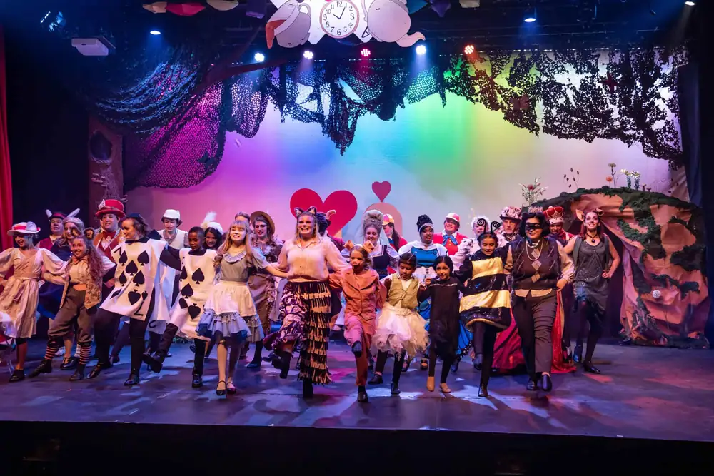 Alice in Wonderland: production photo 12