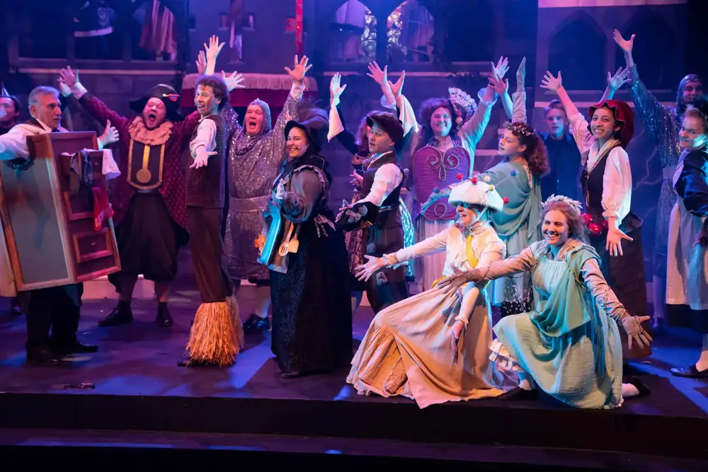 Beauty and the Beast: production photo 10