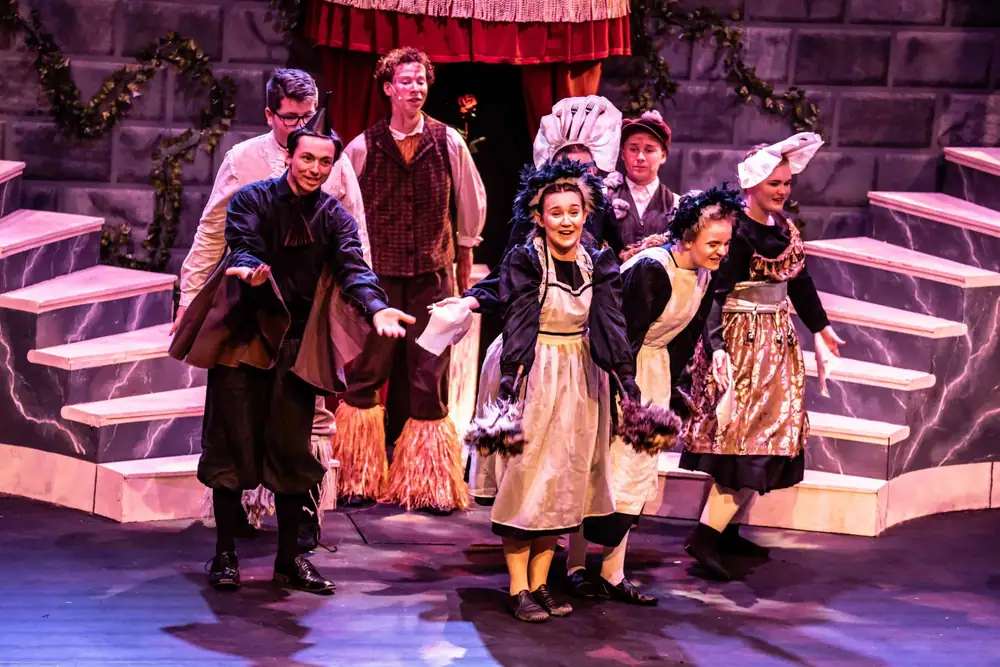Beauty and the Beast: production photo 13
