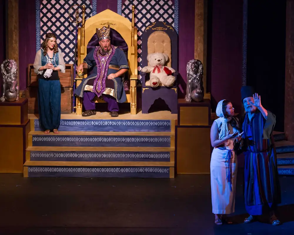 Esther!: production photo 9