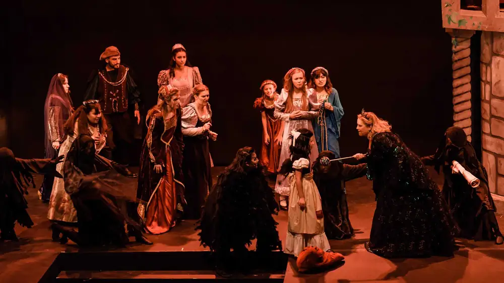 Snow White: production photo 1