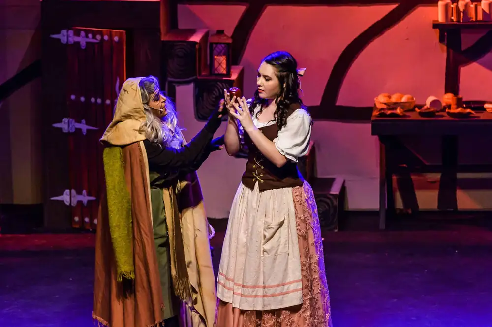 Snow White: production photo 6